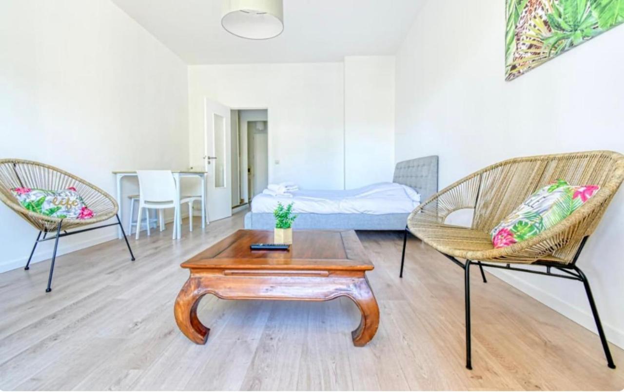 Superbe Studio Lumineux Sur Cannes Avec Terrasse ! A Quelques Minutes De La Celebre Rue D'Antibes ! Exterior photo