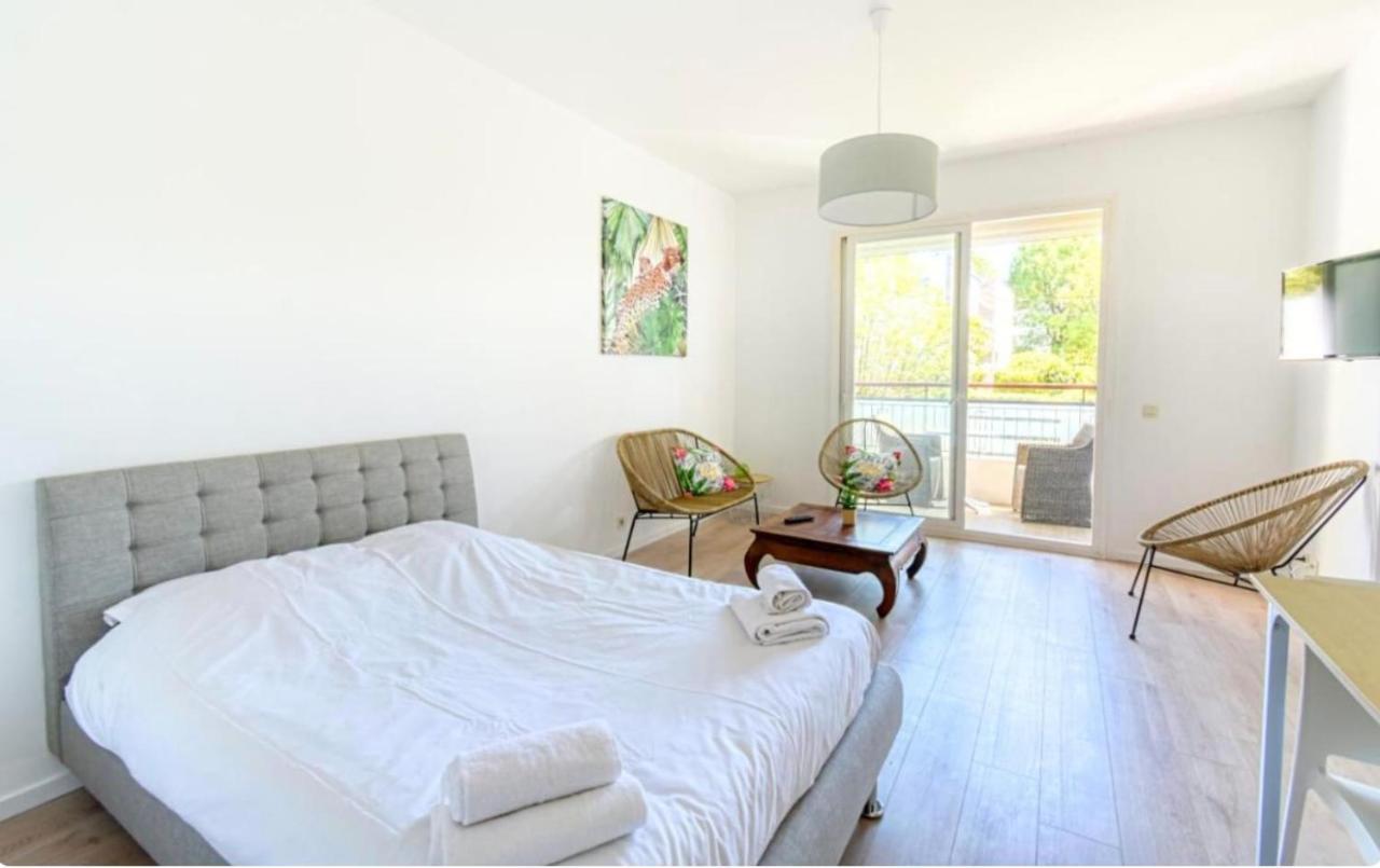 Superbe Studio Lumineux Sur Cannes Avec Terrasse ! A Quelques Minutes De La Celebre Rue D'Antibes ! Exterior photo
